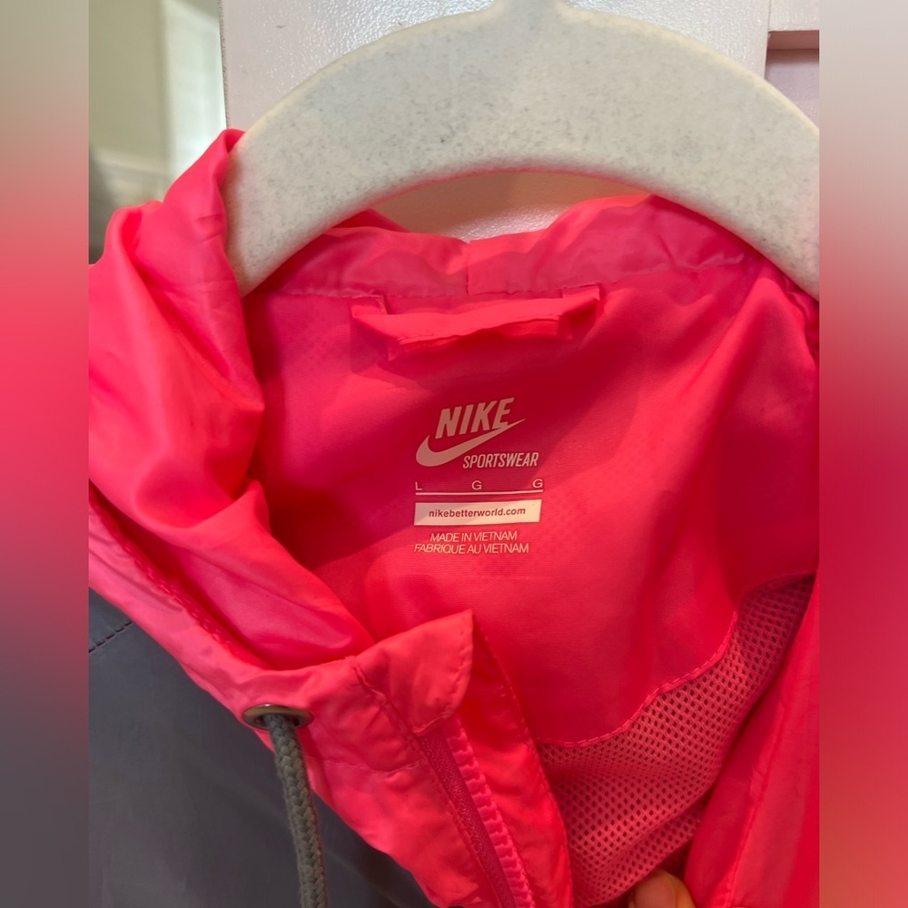 Nike Pink and Gray Windbreaker Jacket - Picture 3 of 6